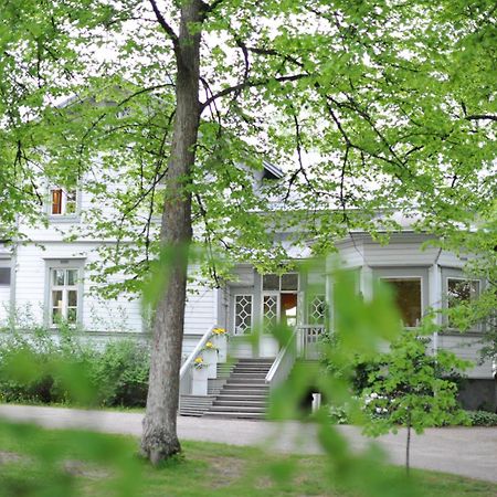 Hotel Krapi Tusby Exteriör bild