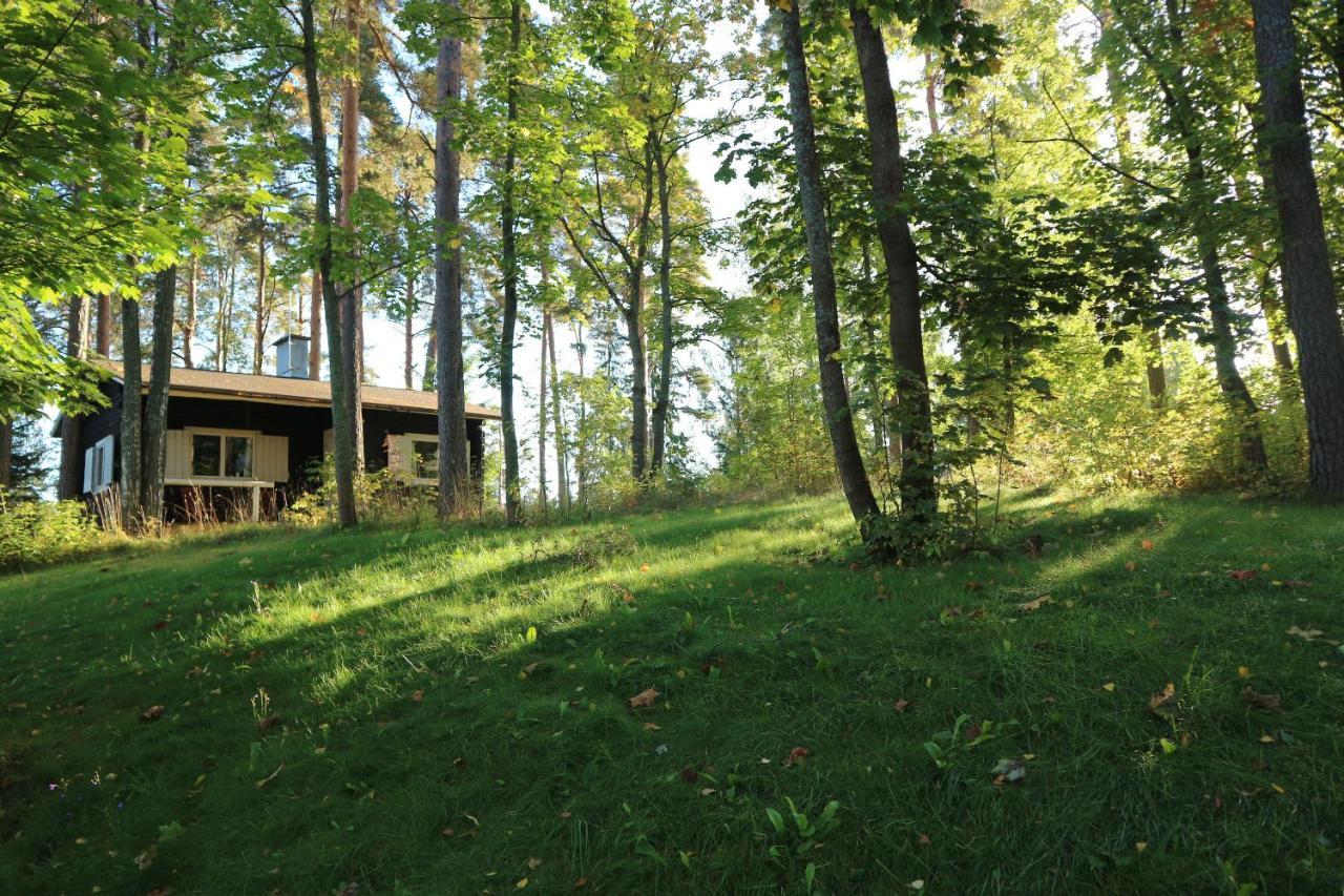 Hotel Krapi Tusby Exteriör bild