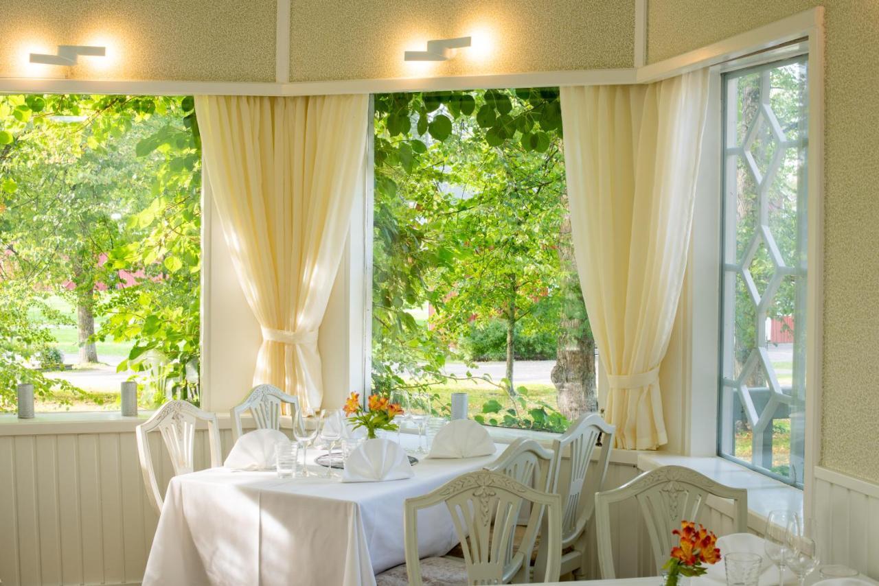 Hotel Krapi Tusby Exteriör bild