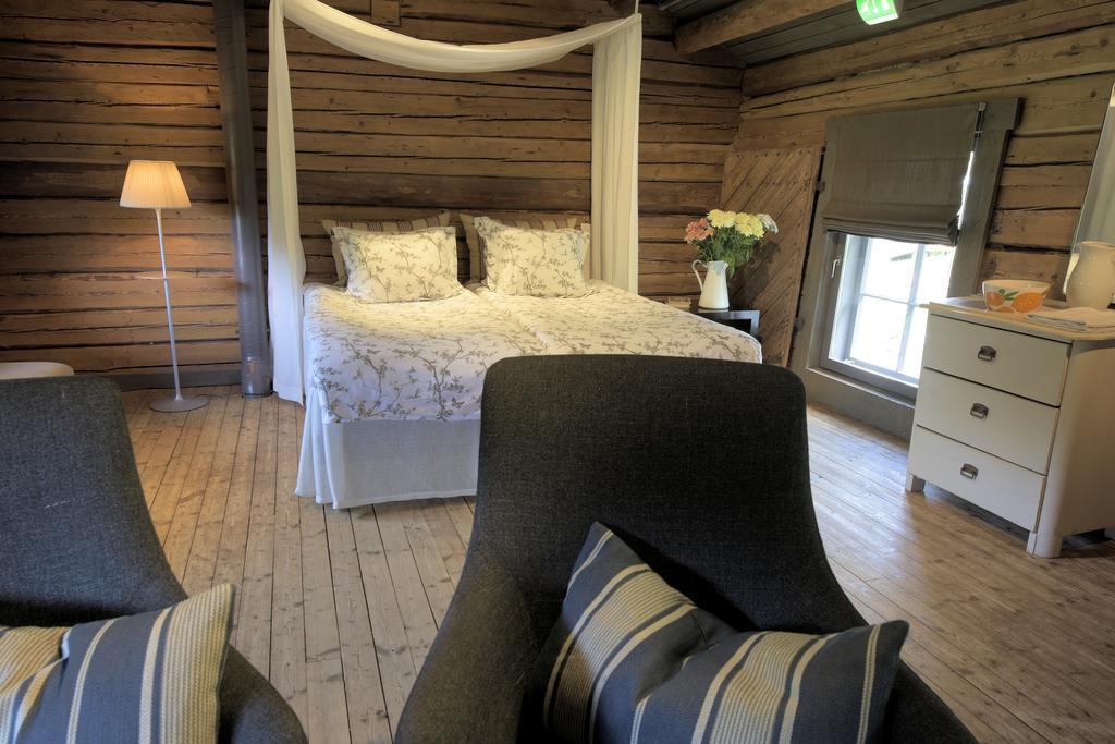 Hotel Krapi Tusby Exteriör bild